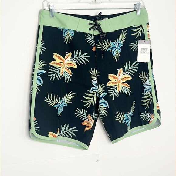 Mens Reef Board Shorts Size 34 - Picture 2 of 9